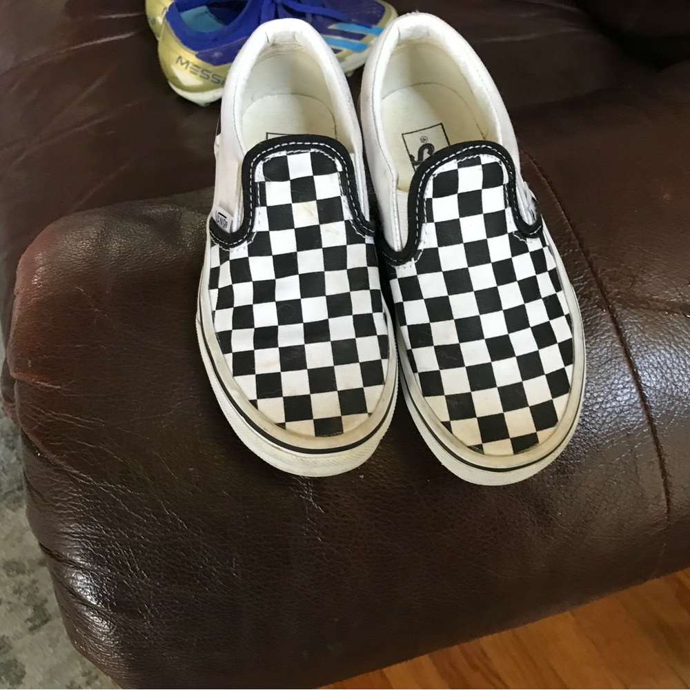 Van’s boys checkerboard tennis shoes